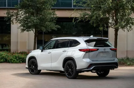 Toyota выпустила специальную серию Highlander 2025 к 25-летию модели