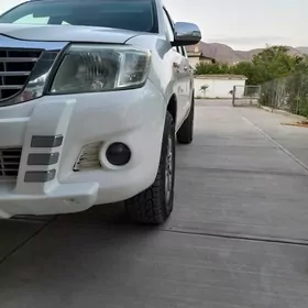 Toyota Hilux 2013