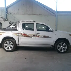 Toyota Hilux 2011