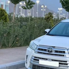 Toyota Highlander 2019