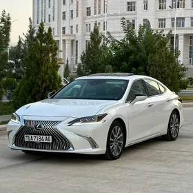 Lexus ES 2021