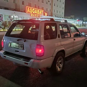 Nissan Pathfinder 2000