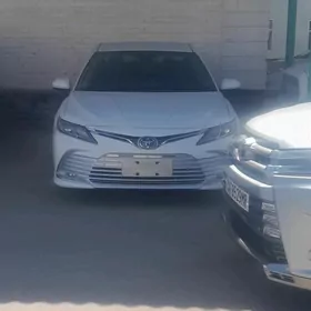 Toyota Camry 2021