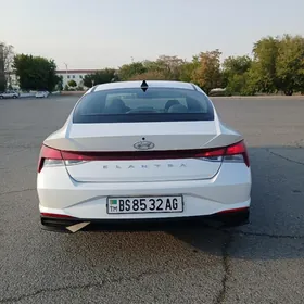 Hyundai Elantra 2021