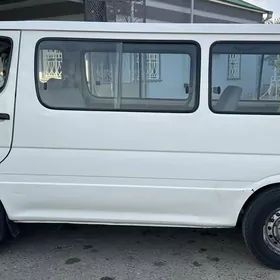 Toyota Hiace 2002