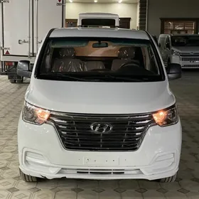 Hyundai H-1 2020