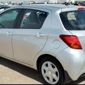 Toyota Yaris 2016