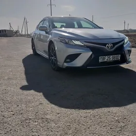 Toyota Camry 2018