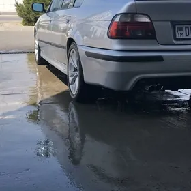 BMW E39 1998