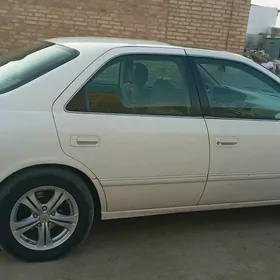 Toyota Camry 2000