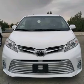 Toyota Sienna 2019