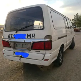 Toyota Hiace 2010