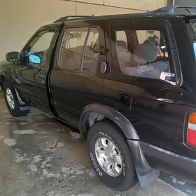 Nissan Pathfinder 1996