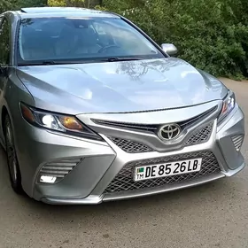 Toyota Camry 2018