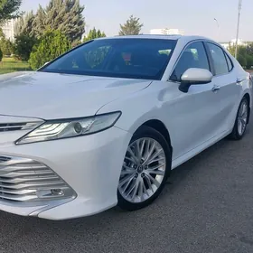 Toyota Camry 2018