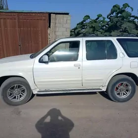 Infiniti QX4 1998