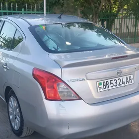 Nissan Versa 2013