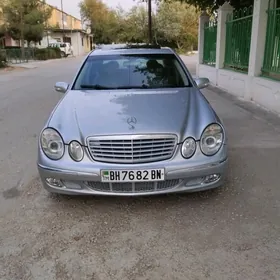 Mercedes-Benz E320 2003