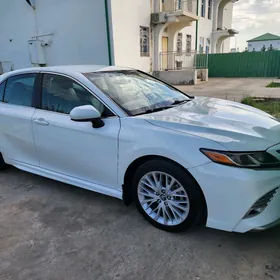 Toyota Camry 2018