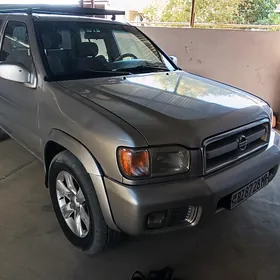 Nissan Pathfinder 1999