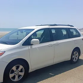 Toyota Sienna 2016