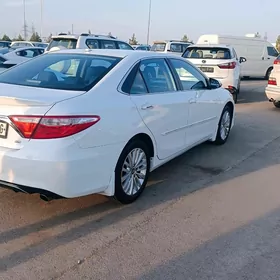 Toyota Camry 2015