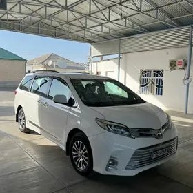 Toyota Sienna 2020