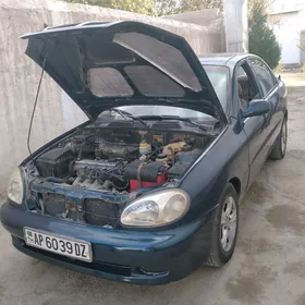 Daewoo Lanos 1998