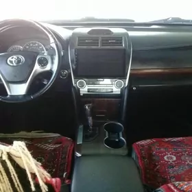 Toyota Camry 2014