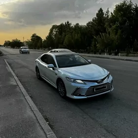 Toyota Camry 2024