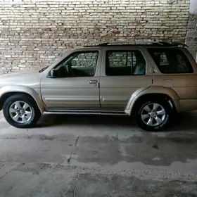 Infiniti QX4 1997