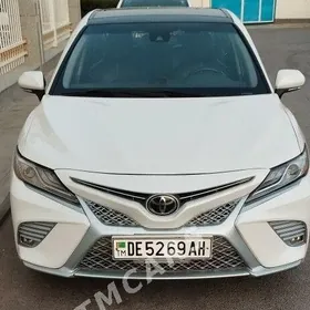 Toyota Camry 2019