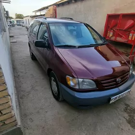 Toyota Sienna 2001