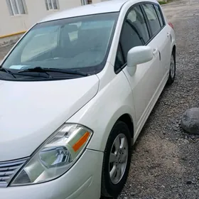 Nissan Versa 2020