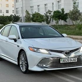 Toyota Camry 2018