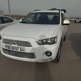 Mitsubishi Outlander 2013