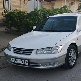 Toyota Camry 2001