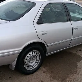 Toyota Camry 2000