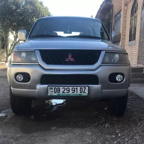 Mitsubishi Montero Sport 2001