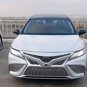 Toyota Camry 2019