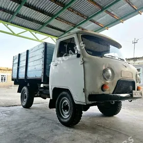 UAZ 452 1988