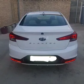 Hyundai Elantra 2019