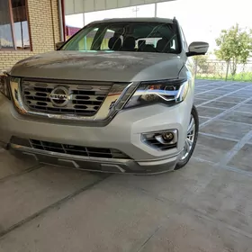 Nissan Pathfinder 2019