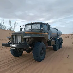 Ural 4320 1992