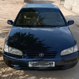 Toyota Camry 1999