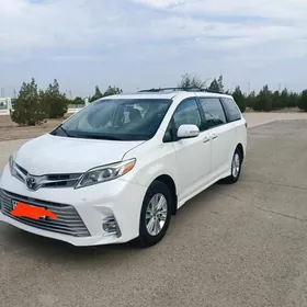 Toyota Sienna 2017