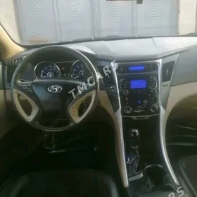 Hyundai Sonata 2011