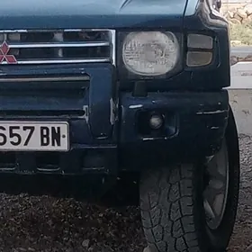 Mitsubishi Pajero 1999