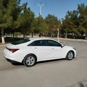 Hyundai Elantra 2021