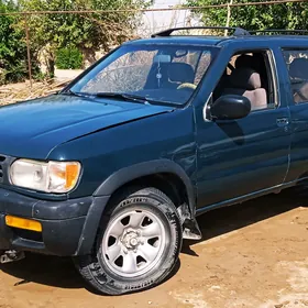 Nissan Pathfinder 1996